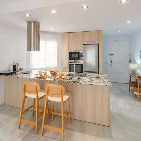 Penthouse With Terrace In Marbella- Costa Del Sol 아파트 *